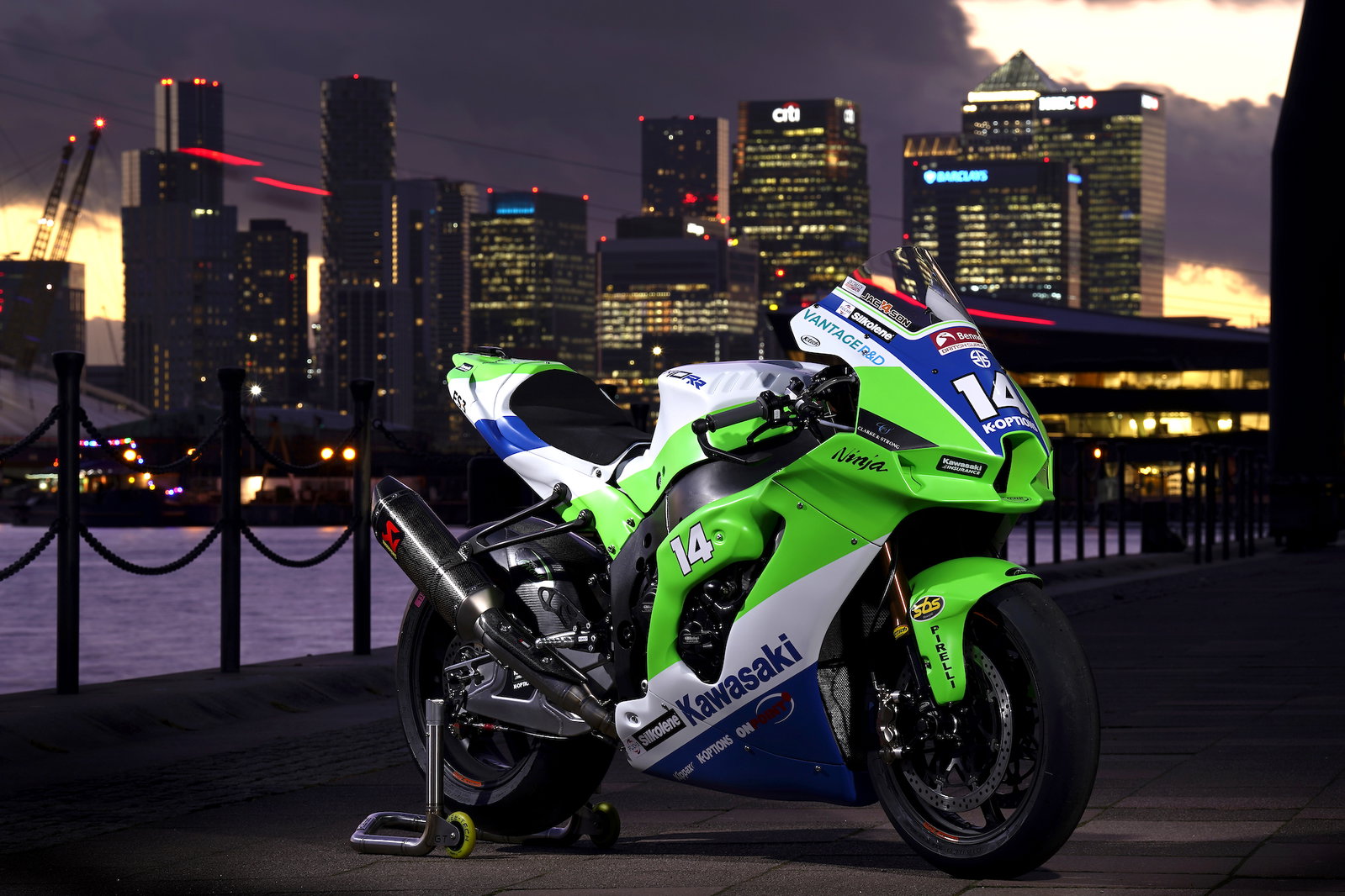 FS-3 Kawasaki throws back to 90s with retro suited ZX-10RR for